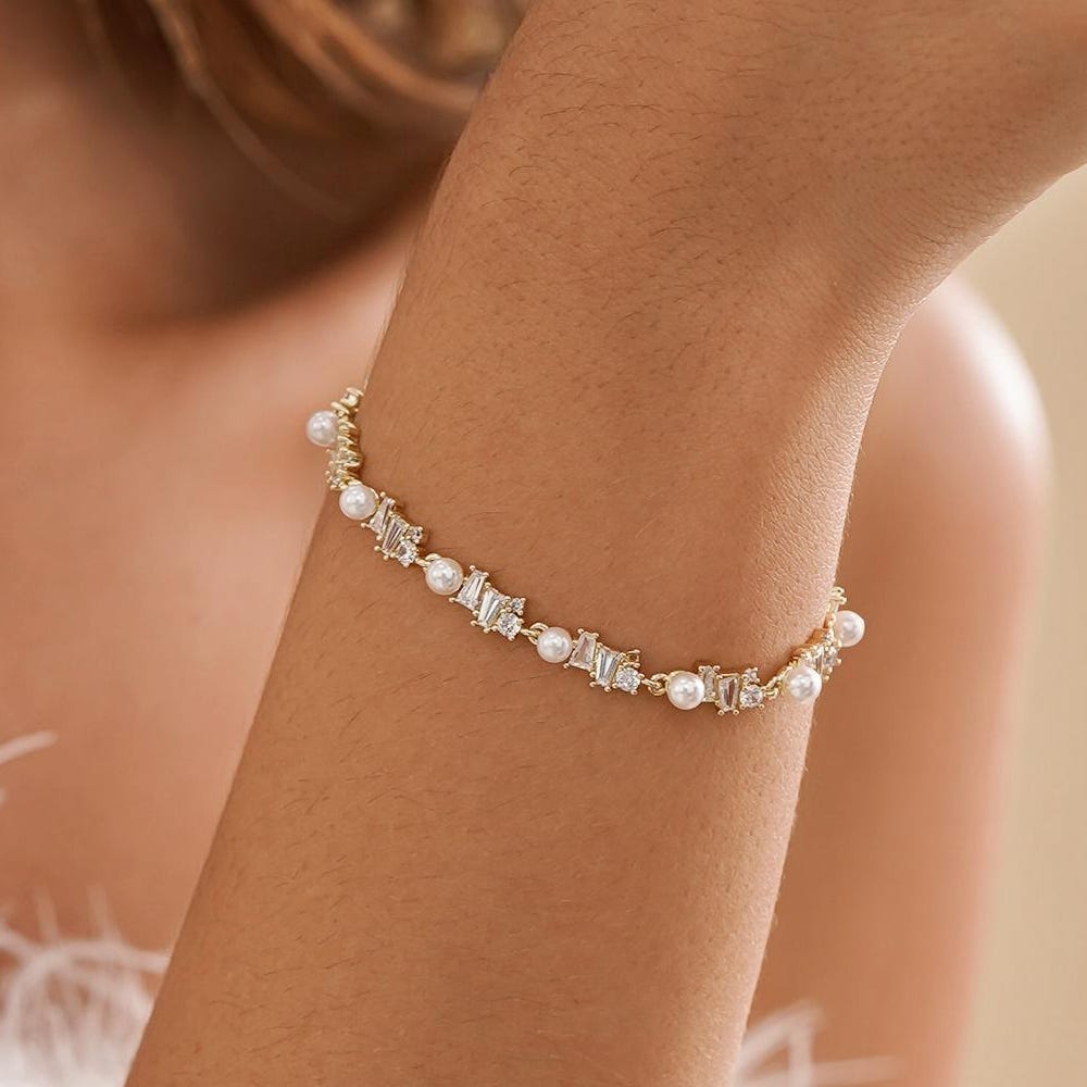 Minimalist Pearl Bracelet with Diamond, Dainty Crystal Pearl Bracelet, Gold Bracelet for Women, Bridal Bracelet, Bridesmaid Gift for Her