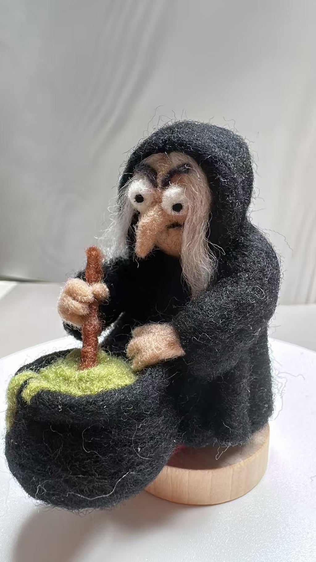 Needle Felted Witch Figurine, Handmade Wool Halloween Shelf Decor, Gift for Halloween Lovers