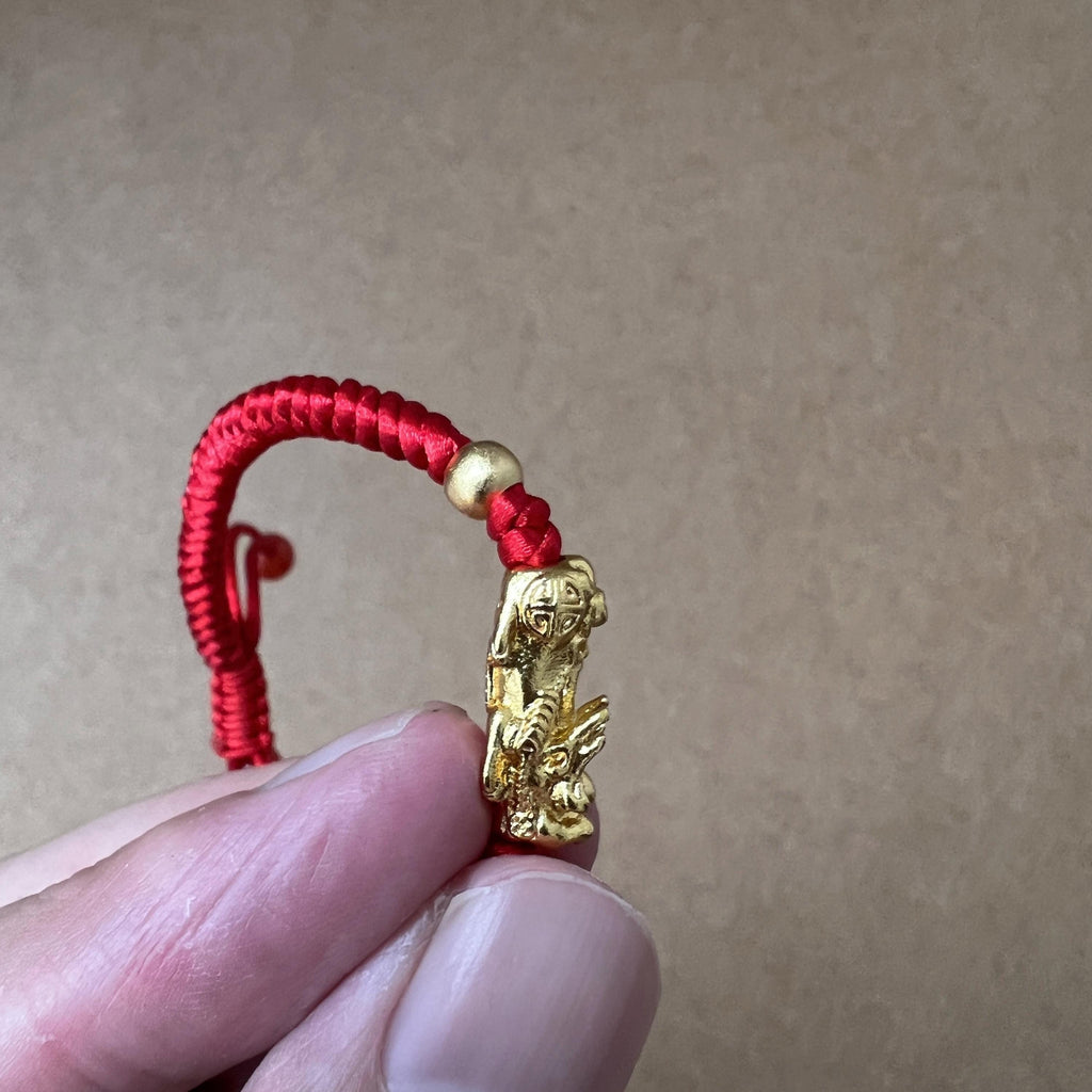 Pixiu Red String Bracelet for Abundance | 2026 Zodiac Talisman for Tiger, Dog, Goat | Waterproof & Non-Tarnish