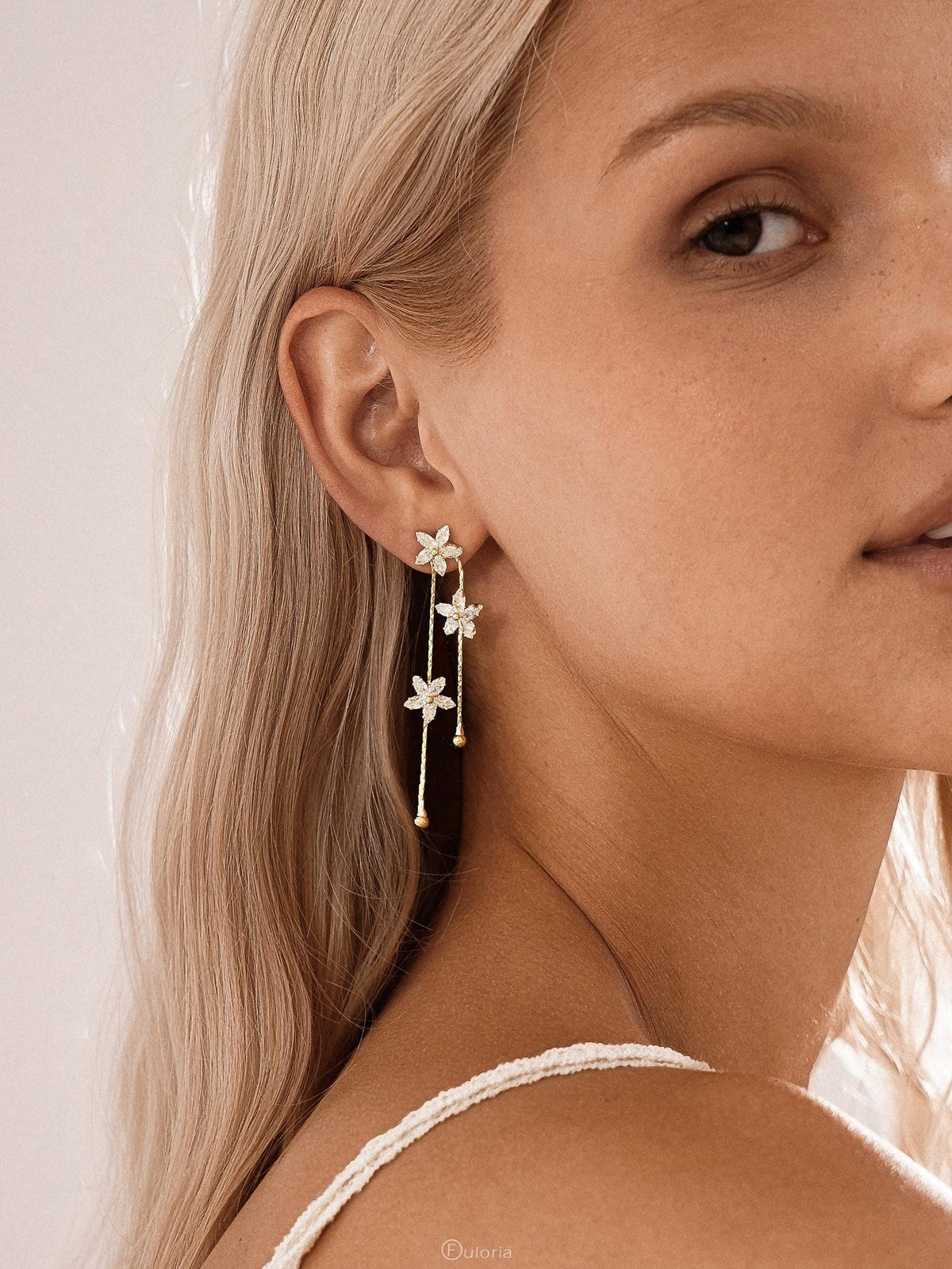 Flower Diamond Drop Earrings, Minimalist Dangle Diamond Earrings, Wedding Earrings, Gold Crystal Earrings, Christmas Gifts, Bridesmaid Gifts