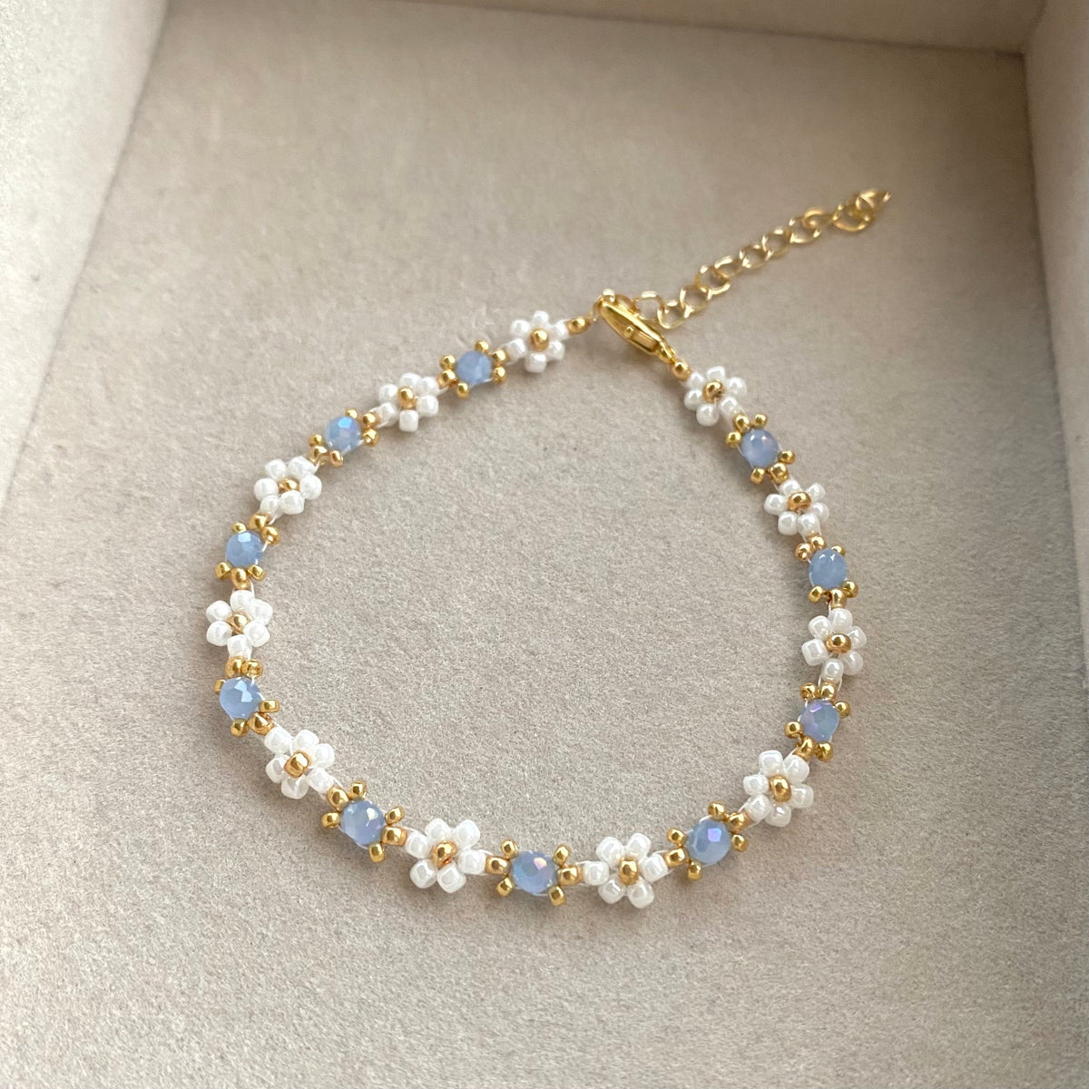 Beaded Flower Bracelet, 18K Gold Plated Bracelet, Blue Floral Bracelet, Aesthetic Flower Bracelet, Gift for Her, Birthday Gift