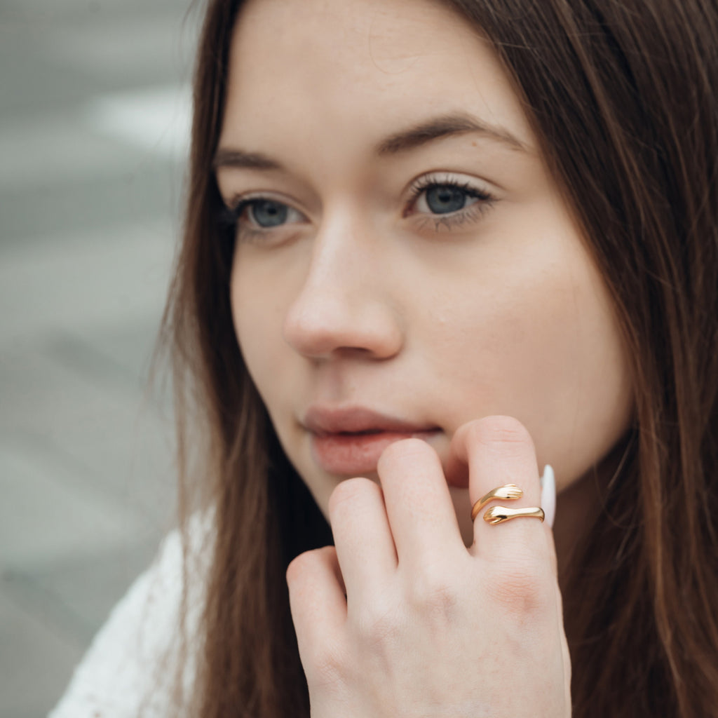 925 Sterling Silver Ring • Hug Ring • Stackable Ring • Minimalist Ring • Love Ring • Adjustable Ring • Gift for Women • Hugging Hand Ring