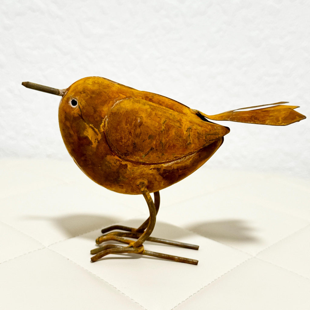 Metal Wren Garden Decor, Rust Effect Bird Sculpture, Rustic Garden Art, rusty brown orange Fence Tree Yard Bird Decoration, 5 Inch