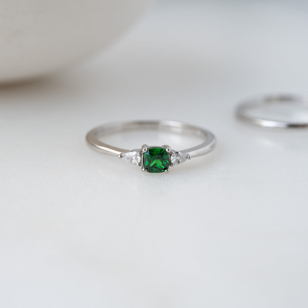 Dainty Emerald Ring, Emerald Stacking Ring, May Birthstone, Minimalist Emerald Ring, Gift for Her, Gemstone Ring, Promise Ring, Dainty Ring