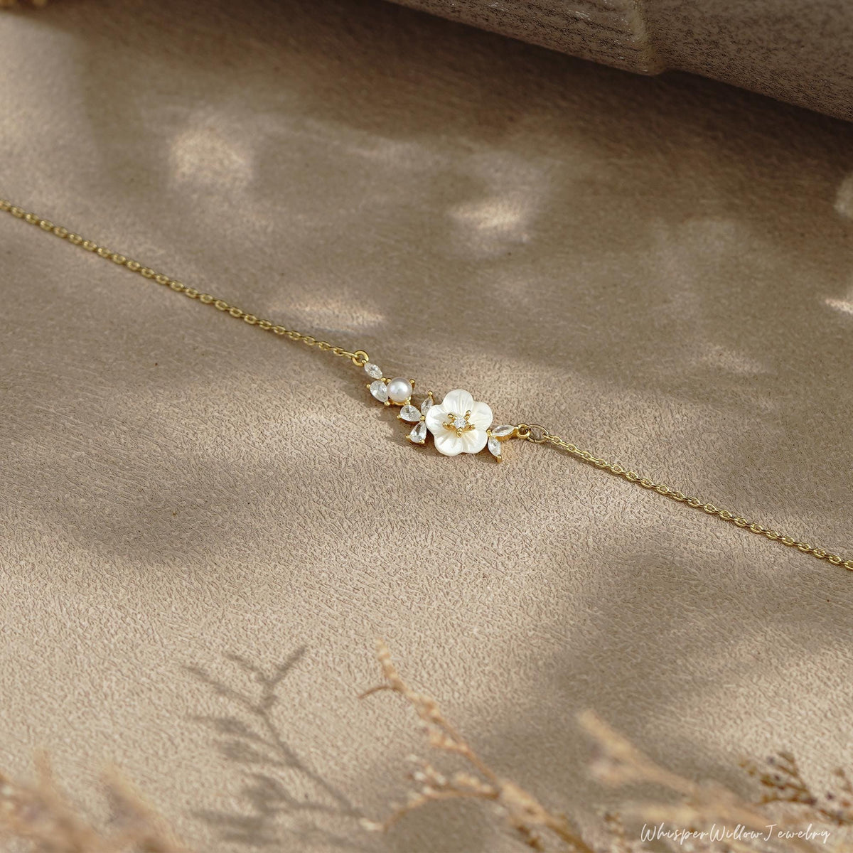 Minimalist Mother of Pearl Flower Bracelet, Diamond Leaf Bracelet, Dainty Bracelet, Bridal Jewelry, Wedding Gifts, Bridesmaid Gifts for Her