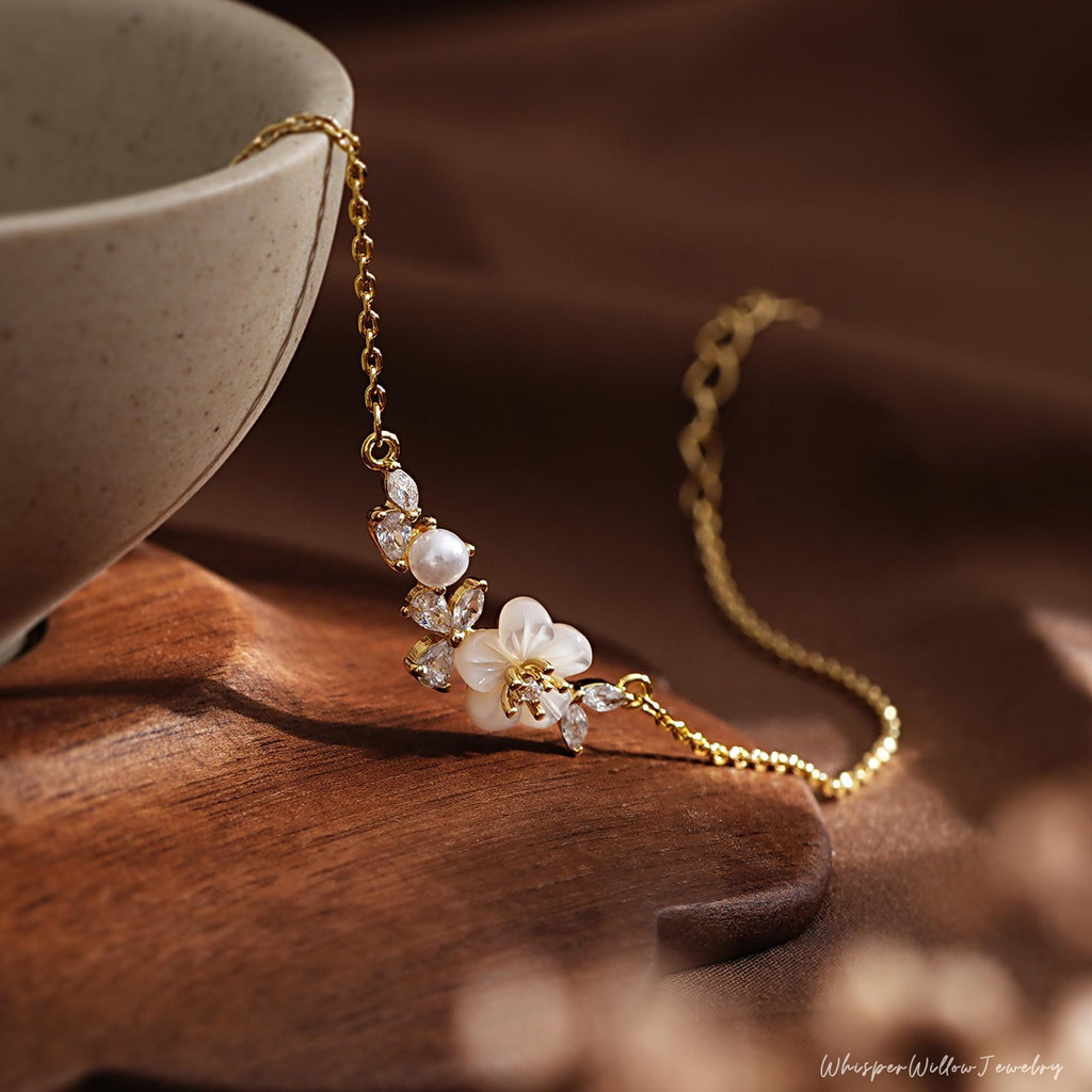 Minimalist Mother of Pearl Flower Bracelet, Diamond Leaf Bracelet, Dainty Bracelet, Bridal Jewelry, Wedding Gifts, Bridesmaid Gifts for Her