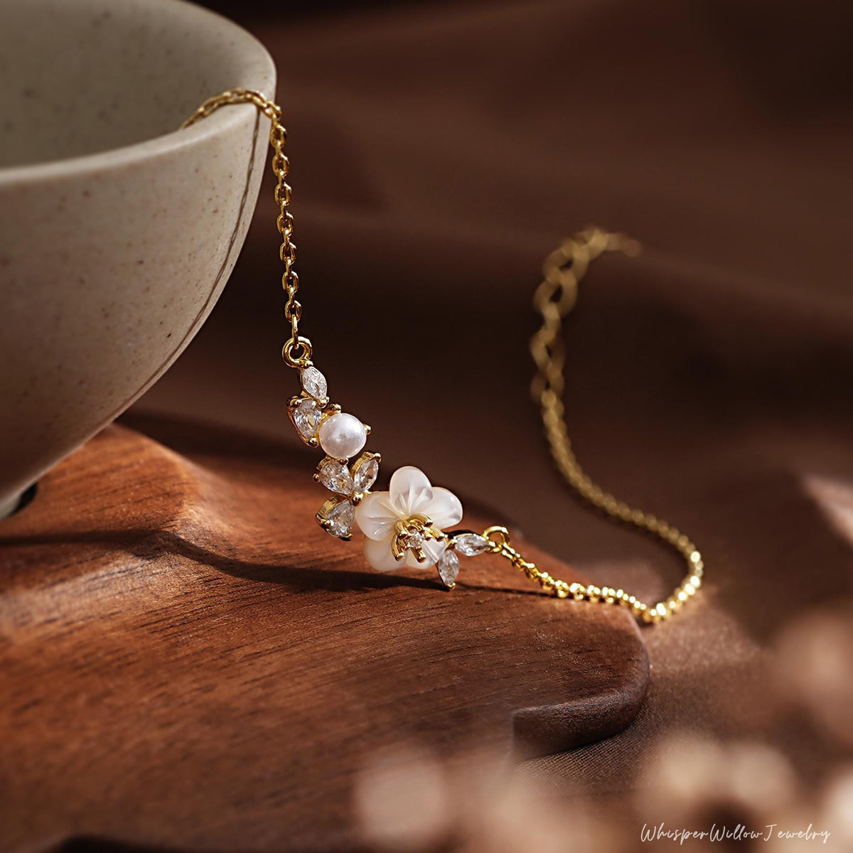 Minimalist Mother of Pearl Flower Bracelet, Diamond Leaf Bracelet, Dainty Bracelet, Bridal Jewelry, Wedding Gifts, Bridesmaid Gifts for Her