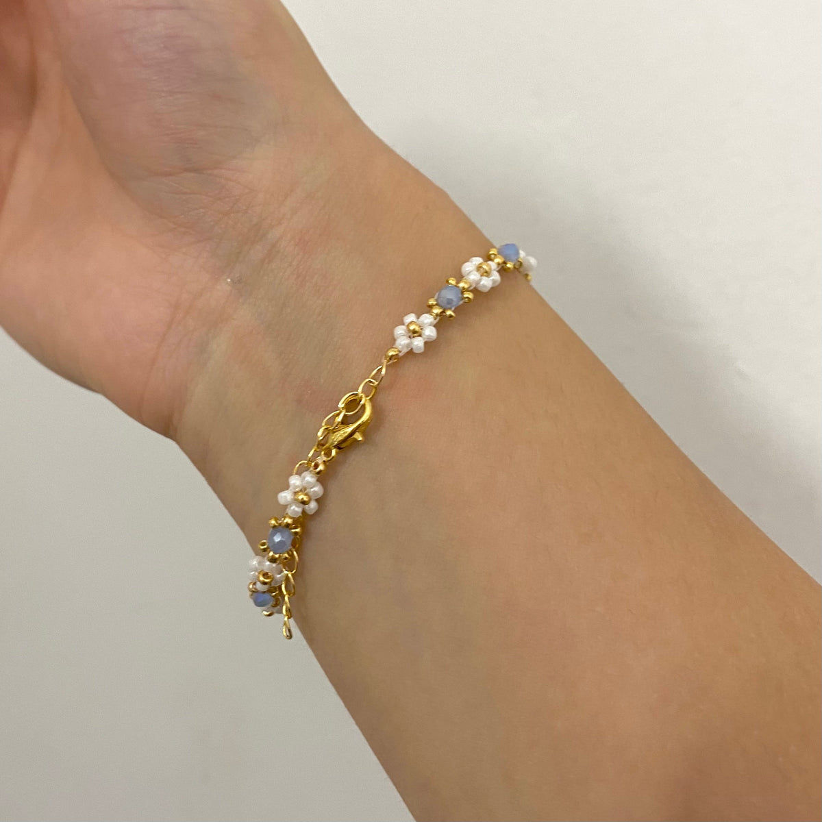 Beaded Flower Bracelet, 18K Gold Plated Bracelet, Blue Floral Bracelet, Aesthetic Flower Bracelet, Gift for Her, Birthday Gift