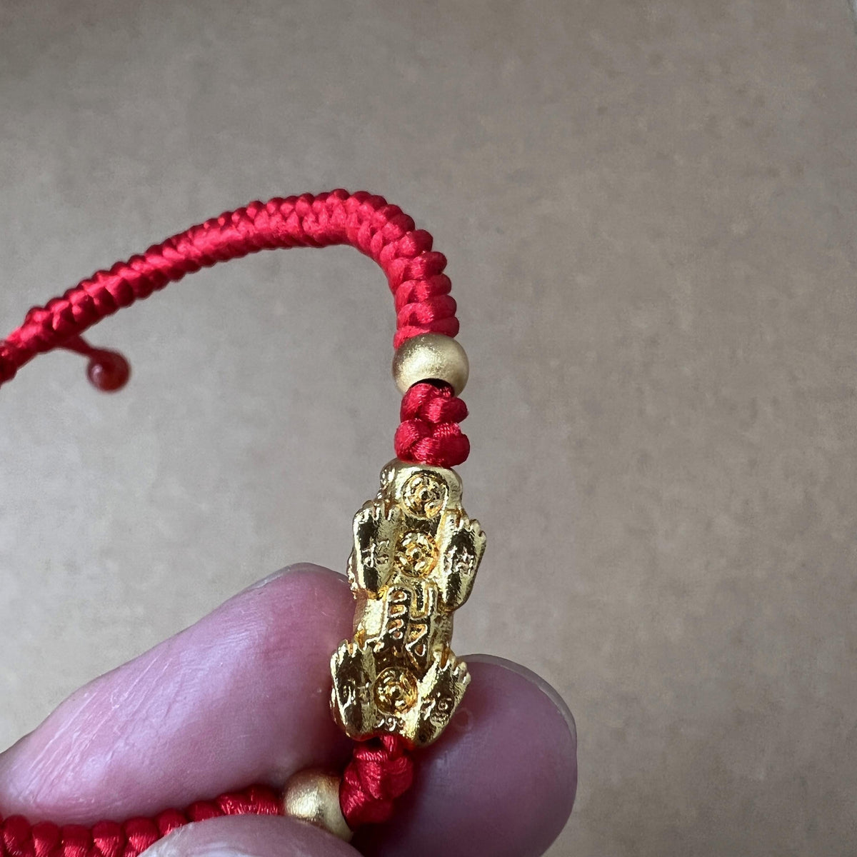 Pixiu Red String Bracelet for Abundance | 2026 Zodiac Talisman for Tiger, Dog, Goat | Waterproof & Non-Tarnish