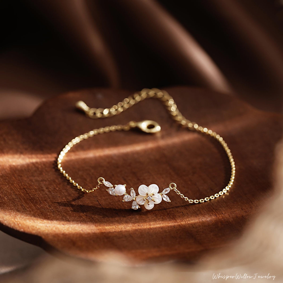 Minimalist Mother of Pearl Flower Bracelet, Diamond Leaf Bracelet, Dainty Bracelet, Bridal Jewelry, Wedding Gifts, Bridesmaid Gifts for Her