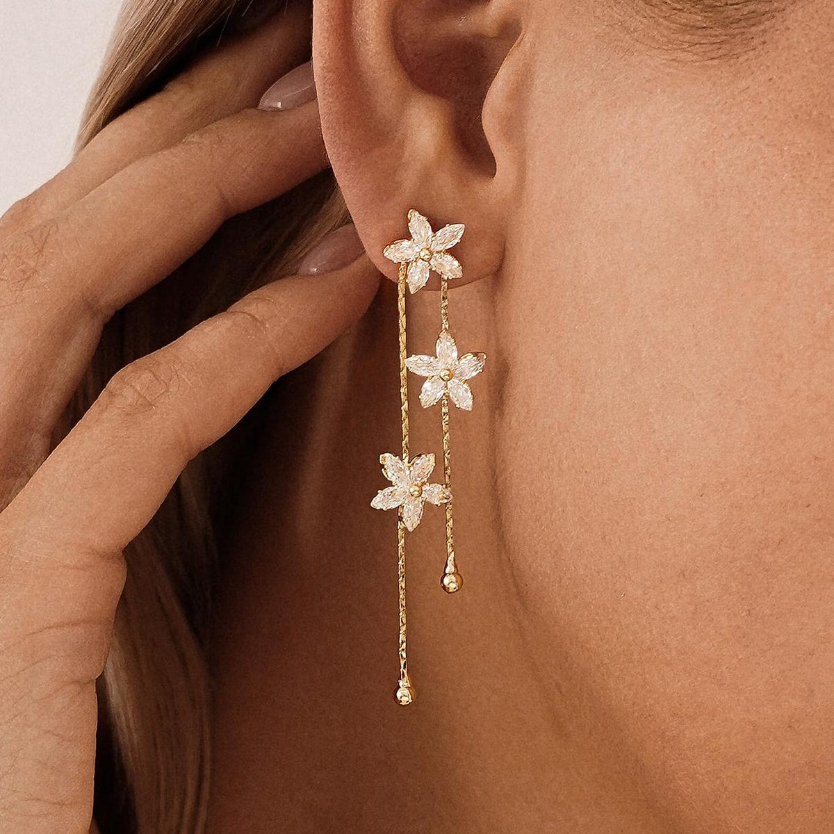 Flower Diamond Drop Earrings, Minimalist Dangle Diamond Earrings, Wedding Earrings, Gold Crystal Earrings, Christmas Gifts, Bridesmaid Gifts