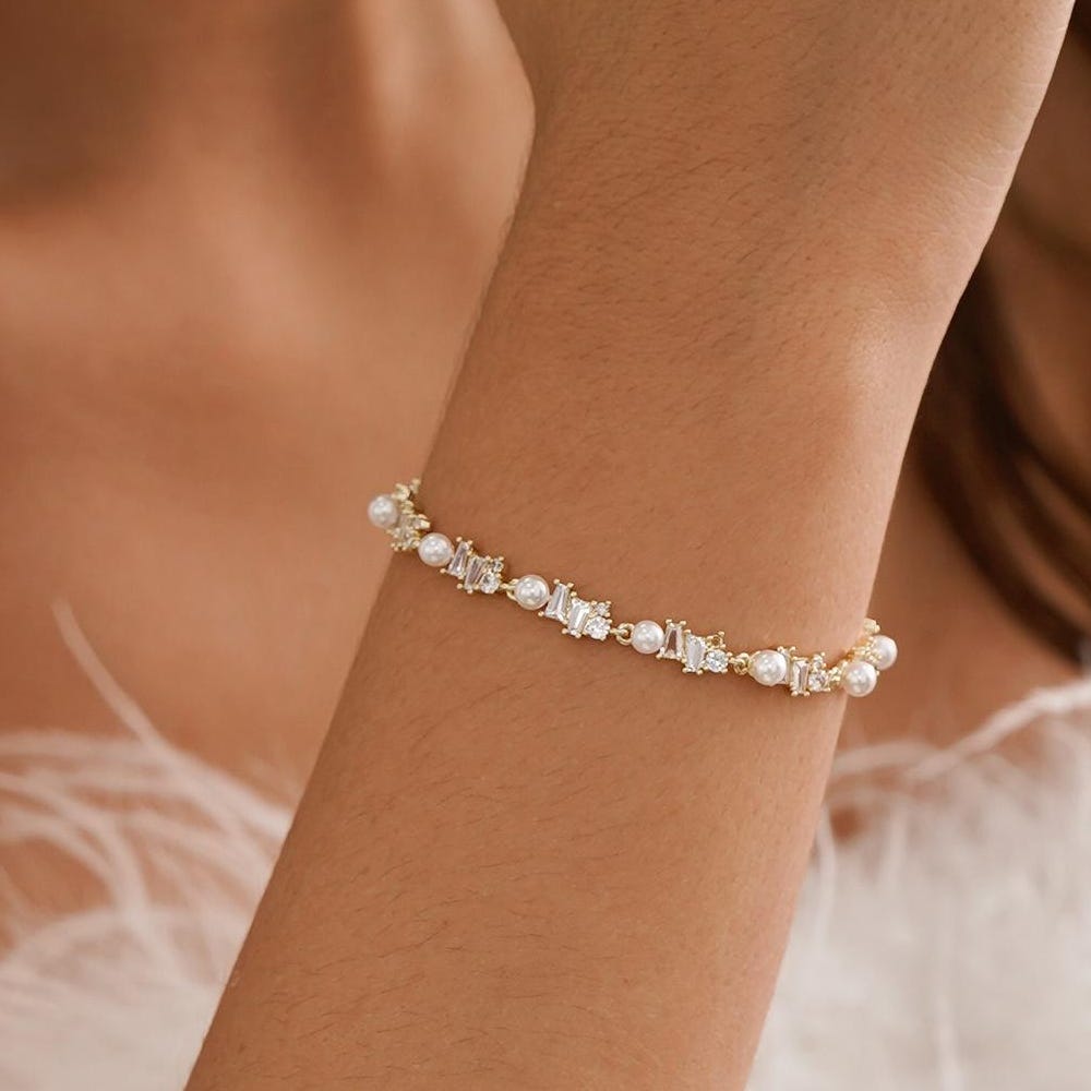 Minimalist Pearl Bracelet with Diamond, Dainty Crystal Pearl Bracelet, Gold Bracelet for Women, Bridal Bracelet, Bridesmaid Gift for Her
