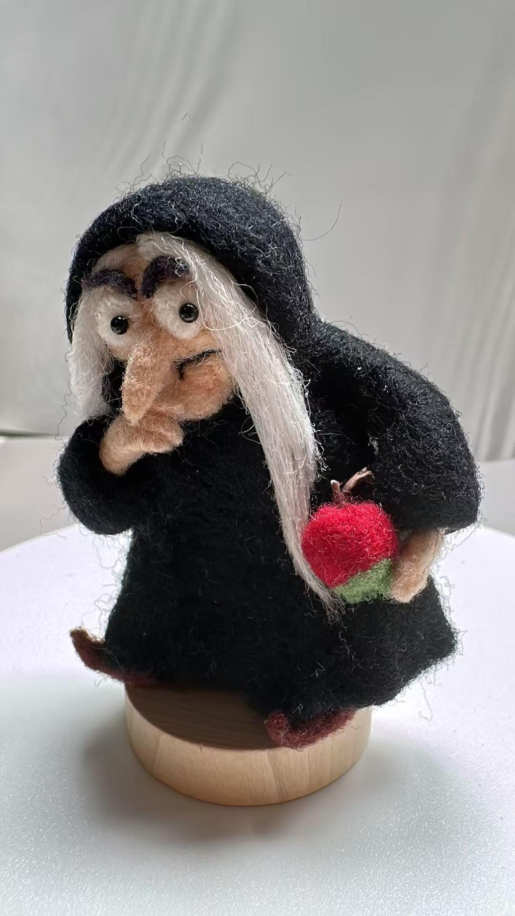 Needle Felted Witch Figurine, Handmade Wool Halloween Shelf Decor, Gift for Halloween Lovers