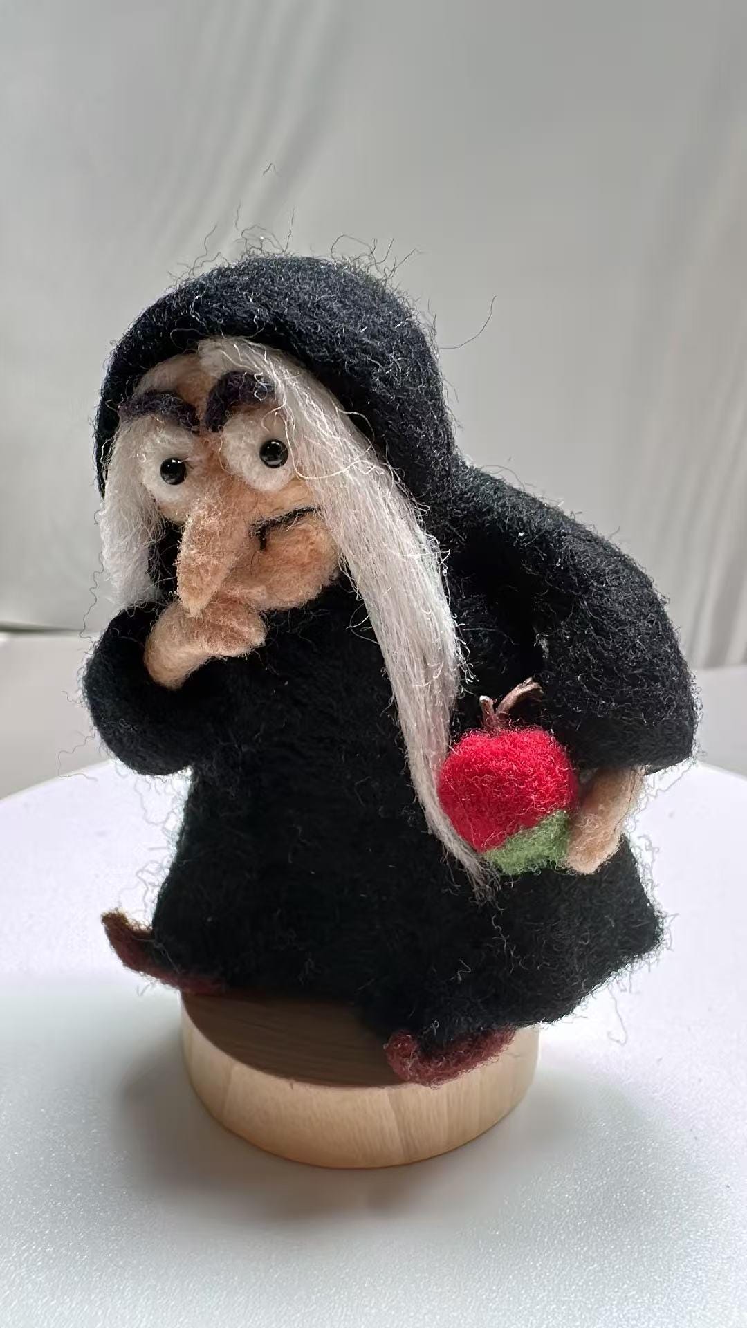 Needle Felted Witch Figurine, Handmade Wool Halloween Shelf Decor, Gift for Halloween Lovers