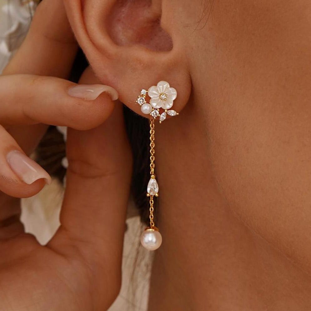 Minimalist Mother of Pearl Flower Earrings, Dangle Bridal Earrings, Pearl Drop Dangle Earrings, Wedding Jewelry, Bridesmaid Gift for Her