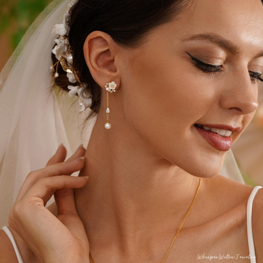 Minimalist Mother of Pearl Flower Earrings, Dangle Bridal Earrings, Pearl Drop Dangle Earrings, Wedding Jewelry, Bridesmaid Gift for Her